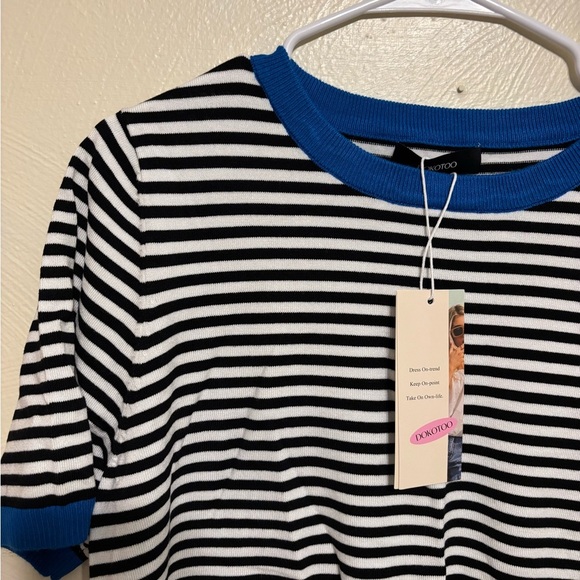 Stylish Black and Blue Striped Women's Blouse - Picture 6 of 8